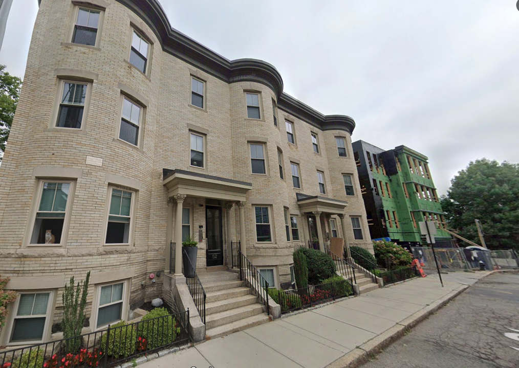 58 Kent St, Unit 1A in Brookline, MA - Building Photo