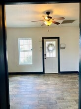 104 E Waco St in Marfa, TX - Building Photo - Building Photo