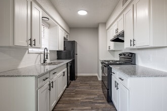 The Landing in San Angelo, TX - Building Photo - Interior Photo