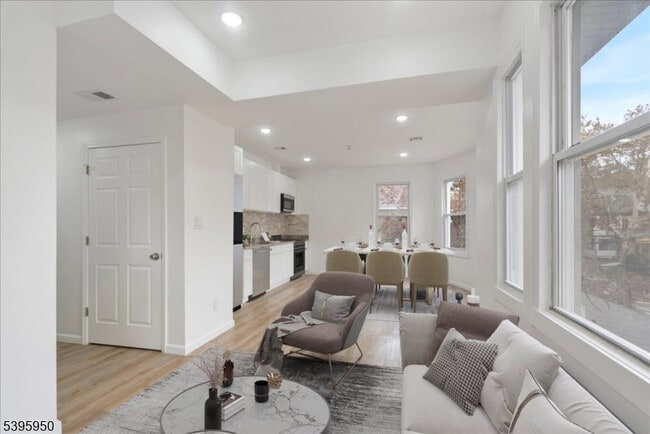 813 S 12th St in Newark, NJ - Building Photo - Building Photo