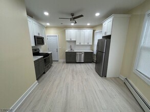 15 N 14th St in Hawthorne, NJ - Building Photo - Building Photo