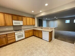 2928 Pitgaveny Ave in Henderson, NV - Building Photo - Building Photo