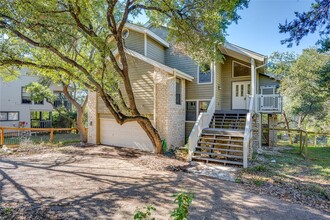 310 Bunny Hop Trail in Austin, TX - Foto de edificio - Building Photo