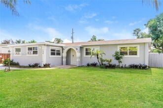 108 N 13th St in Lantana, FL - Foto de edificio - Building Photo