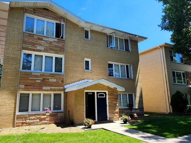 property at 10431 S Keating Ave