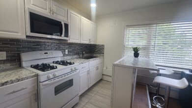 589 Bramhall Ave in Jersey City, NJ - Building Photo - Building Photo