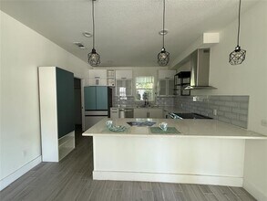 201 E 10th St in Kaufman, TX - Building Photo - Building Photo