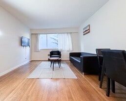 1925 Nelson St in Vancouver, BC - Building Photo