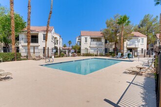 4884 Nara Vista Way in Las Vegas, NV - Building Photo - Building Photo