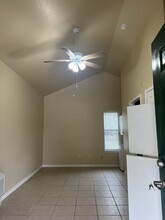 3331 Ranch Rd 12 in San Marcos, TX - Foto de edificio - Building Photo