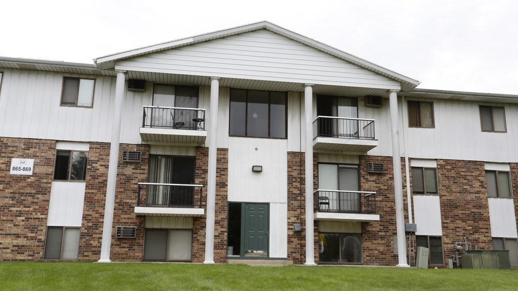 Crossroads Apartments in Wyoming, MI