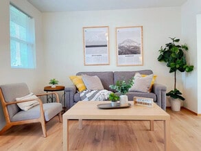 226 Paradise Dr in Ashford, WA - Foto de edificio - Building Photo