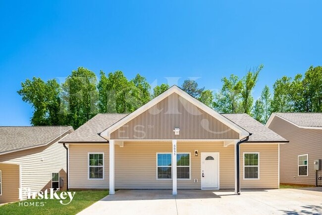 property at 5055 Tuckaseegee Rd