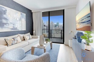 601 NE 1st Ave in Miami, FL - Building Photo