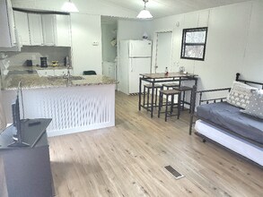 1212 Arnold Rd in Anderson, SC - Building Photo - Building Photo