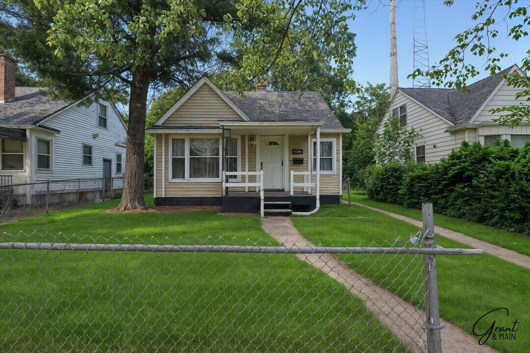 12245 Fielding St in Detroit, MI - Building Photo