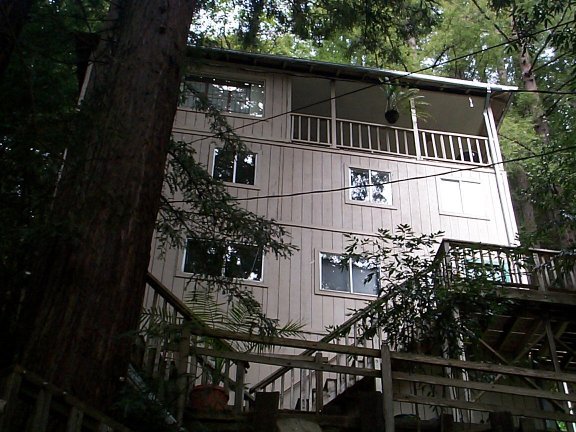 14017 Old Cazadero Rd in Guerneville, CA - Foto de edificio