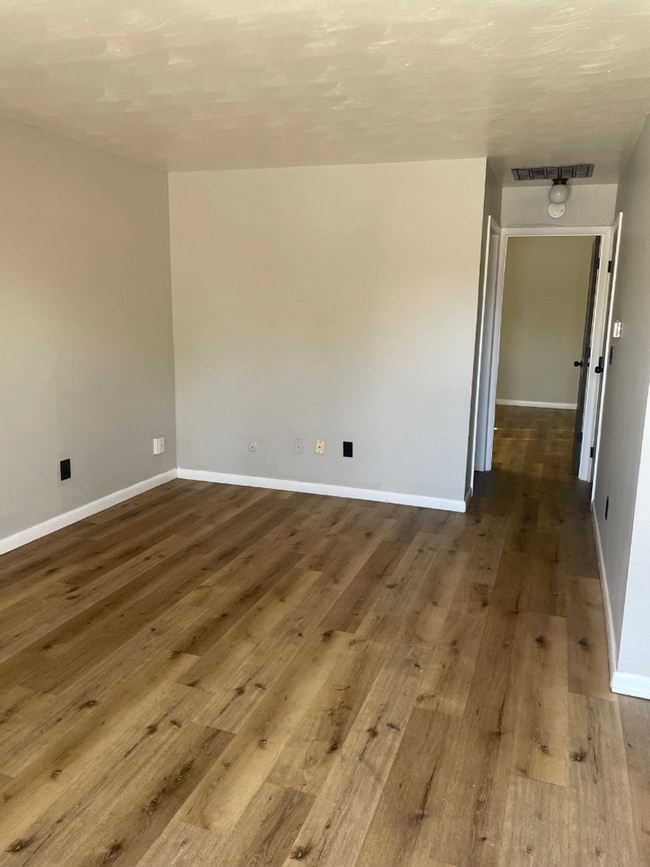 110-116-116 Orth Dr in New Carlisle, OH - Building Photo - Building Photo