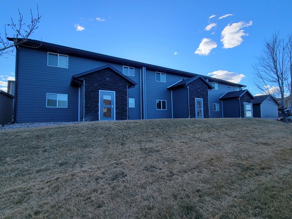 4664 Coal Bank Dr, Unit 4 in Rapid City, SD - Building Photo