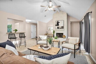 6 Spurwood Ct in Spring, TX - Building Photo - Building Photo