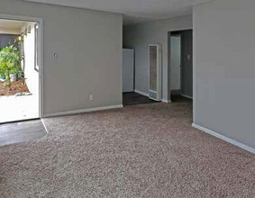 Wyda Way in Sacramento, CA - Building Photo - Interior Photo