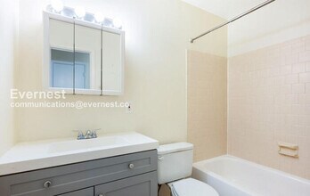 2241 Sedgwick St in Petersburg, VA - Foto de edificio - Building Photo