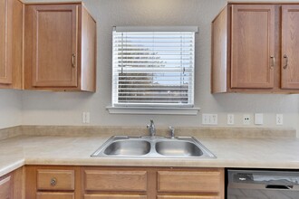 4519 Secure Ln in Austin, TX - Foto de edificio - Building Photo