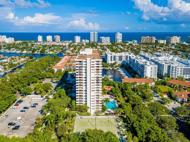 3200 Port Royale Dr N, Unit 802 in Fort Lauderdale, FL - Foto de edificio - Building Photo