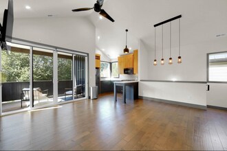 1909 Elkhorn Dr in Eugene, OR - Building Photo - Building Photo