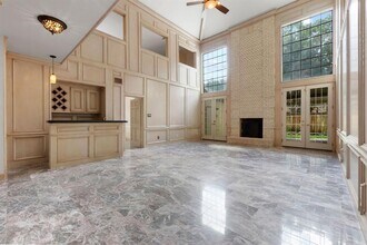 6803 Walton Heath Dr in Houston, TX - Building Photo - Building Photo