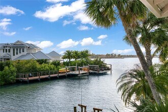 1360 Chesapeake Ave in Naples, FL - Building Photo - Building Photo