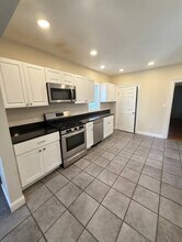 36 Pratt St, Unit 1 in Boston, MA - Foto de edificio - Building Photo