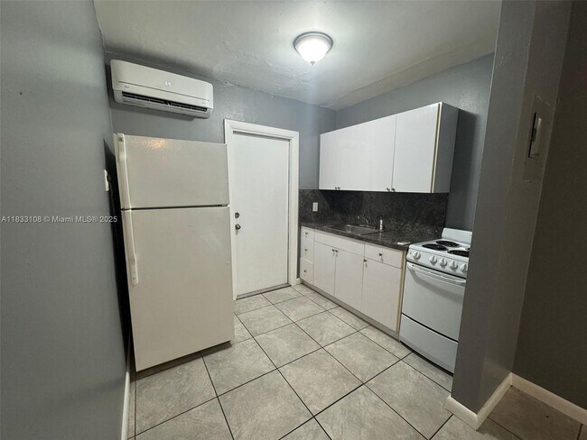 5010 NW 2nd Ave in Miami, FL - Building Photo - Building Photo