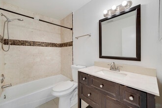 1981 Holman Dr in North Palm Beach, FL - Building Photo - Building Photo