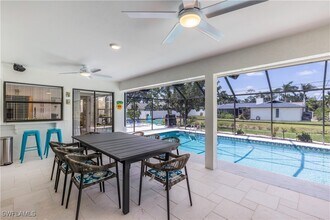 3620 Bailes St in Bonita Springs, FL - Foto de edificio - Building Photo