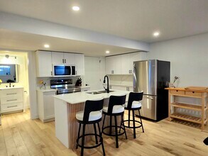 126 Hawk Cres in Ottawa, ON - Building Photo - Building Photo