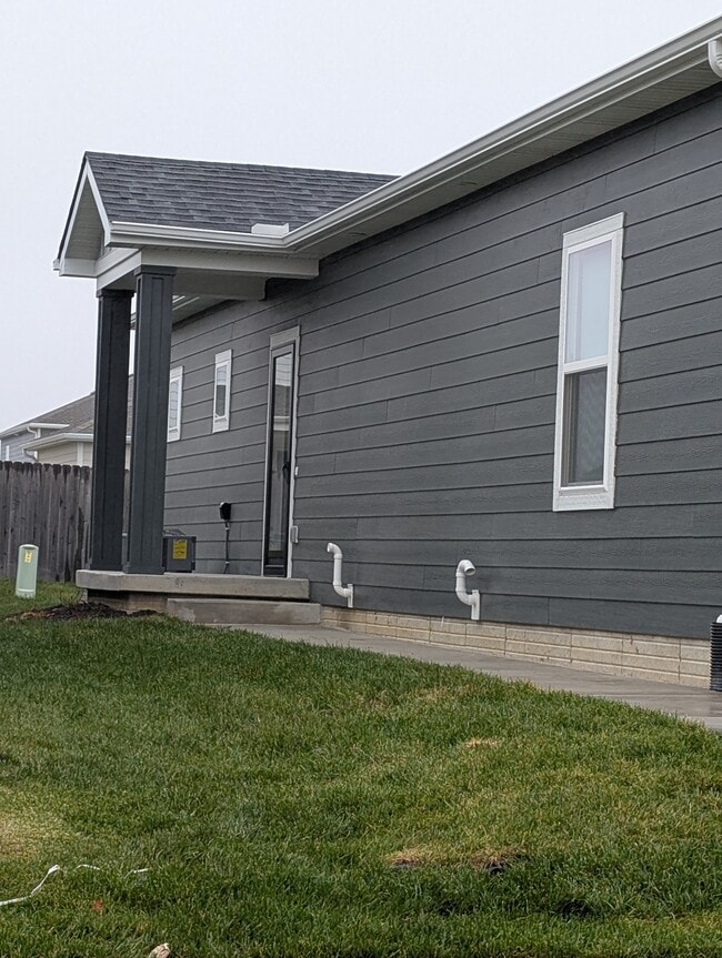 12855 S 45th Ter in Bellevue, NE - Foto de edificio - Building Photo