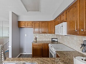 241 Anchor Rd in Grove, OK - Foto de edificio - Building Photo