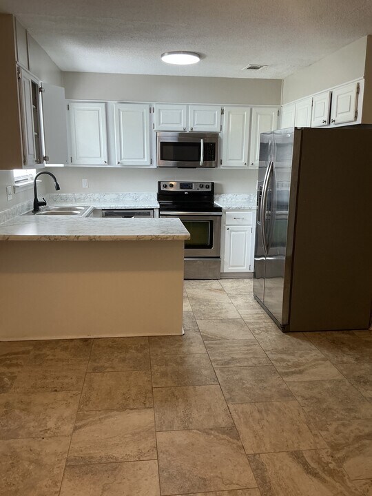 630 Slade St in Hinesville, GA - Building Photo