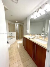 79 SW 12th St in Miami, FL - Building Photo - Building Photo