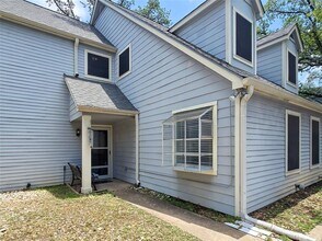 8330 Fathom Cir in Austin, TX - Building Photo - Building Photo