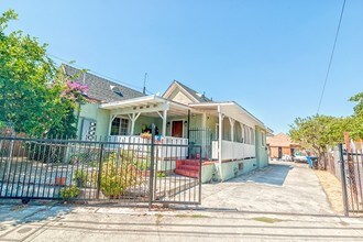 2623 Barranca St in Los Angeles, CA - Foto de edificio - Building Photo