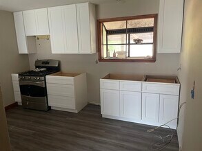 401 W Lindbergh Blvd in Universal City, TX - Building Photo - Building Photo