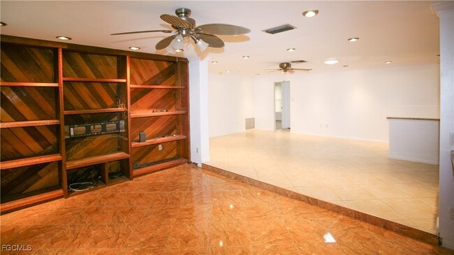 1525 Covington Cir E in Ft. Myers, FL - Building Photo - Building Photo