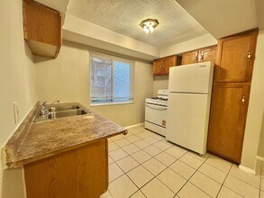 783 N Fred Shuttlesworth Cir-Unit -783 N Fred - 1 in Cincinnati, OH - Building Photo - Building Photo