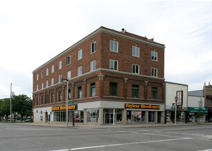 1003 W Historic Mitchell St in Milwaukee, WI - Building Photo - Building Photo