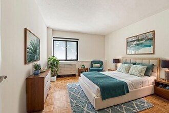 300 Lynn Shore Dr in Lynn, MA - Building Photo - Building Photo