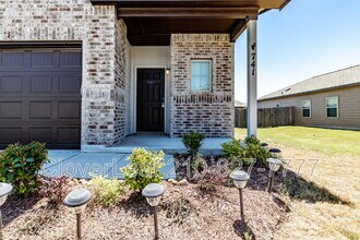 741 Tupelo Tank Dr in New Braunfels, TX - Building Photo - Building Photo