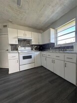 7802 NW 8th Ave in Miami, FL - Building Photo