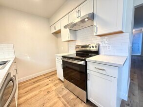 6158 N Fresno St, Unit 101 in Fresno, CA - Foto de edificio - Building Photo